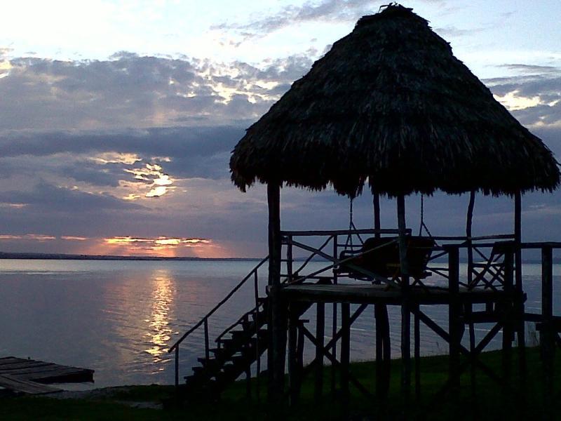 Camino Real Tikal‎ Hotel El Remate Exterior photo