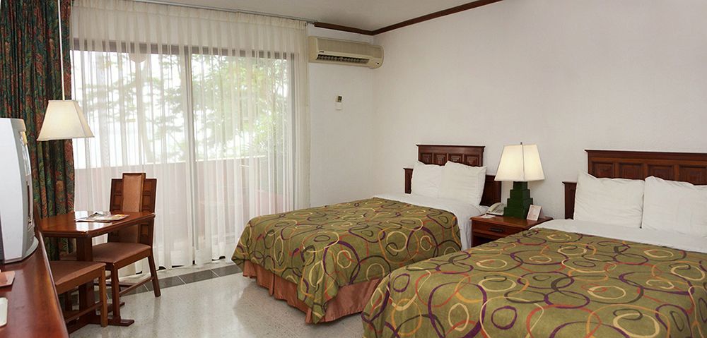 Camino Real Tikal‎ Hotel El Remate Exterior photo
