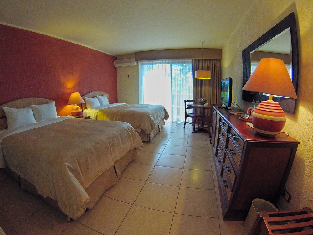 Camino Real Tikal‎ Hotel El Remate Exterior photo